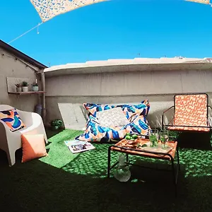 https://superbe-duplex-avec-terrasse-tropezienne.fr-provencehotel.com